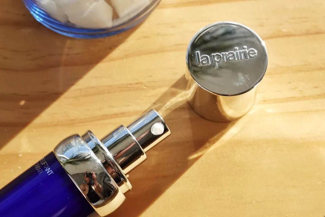 朋友圈精致生活却一地鸡毛,精致朋友圈背后的真实故事