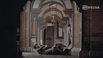 ​年轻人！玩这么大？但这不应该是女主手里拿着的戏码吗？