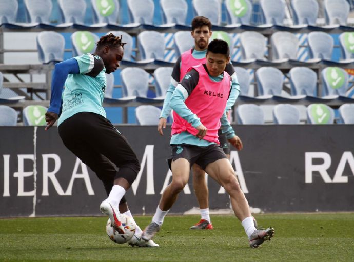 武磊什么时候能上场,武磊出场时间短但有两次出彩镜头