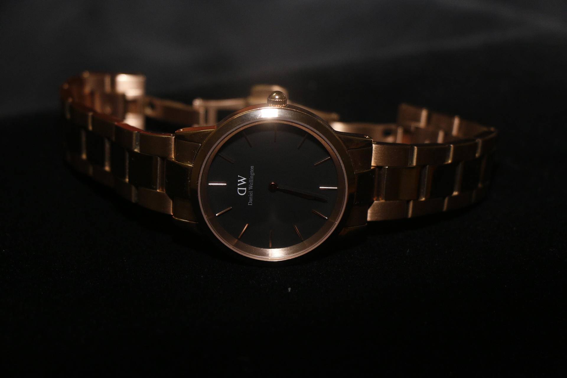 富婆送了10080万的手表,富婆送帅哥手表