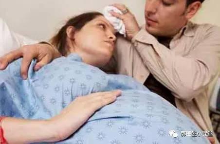 孕妇产房分娩老公陪产,在产房分娩丈夫陪产