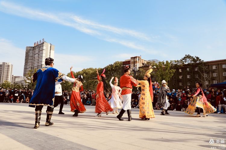 洛阳牡丹广场新疆舞视频,洛阳牡丹广场爵士舞