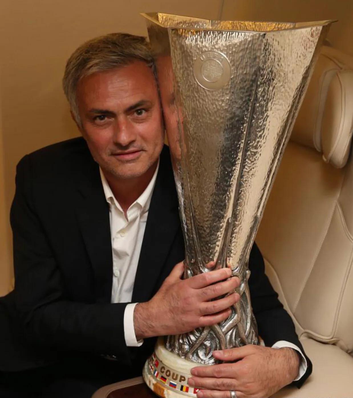 曼联穆尼奥斯,曼联穆里尼奥红魔