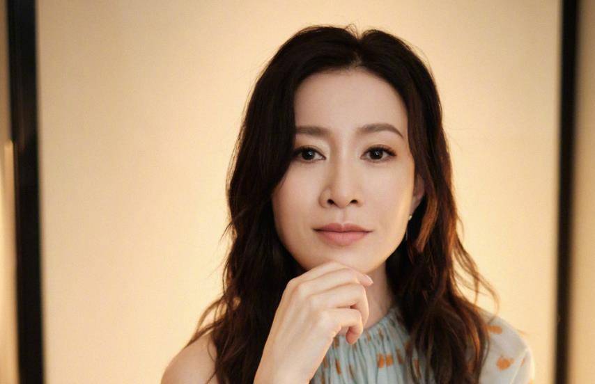 周海媚直播间怼催婚，为什么有些人总喜欢对别人的人生指手画脚？