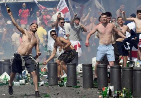 21年的世界足坛发生哪些事,足球场上的10大惨案