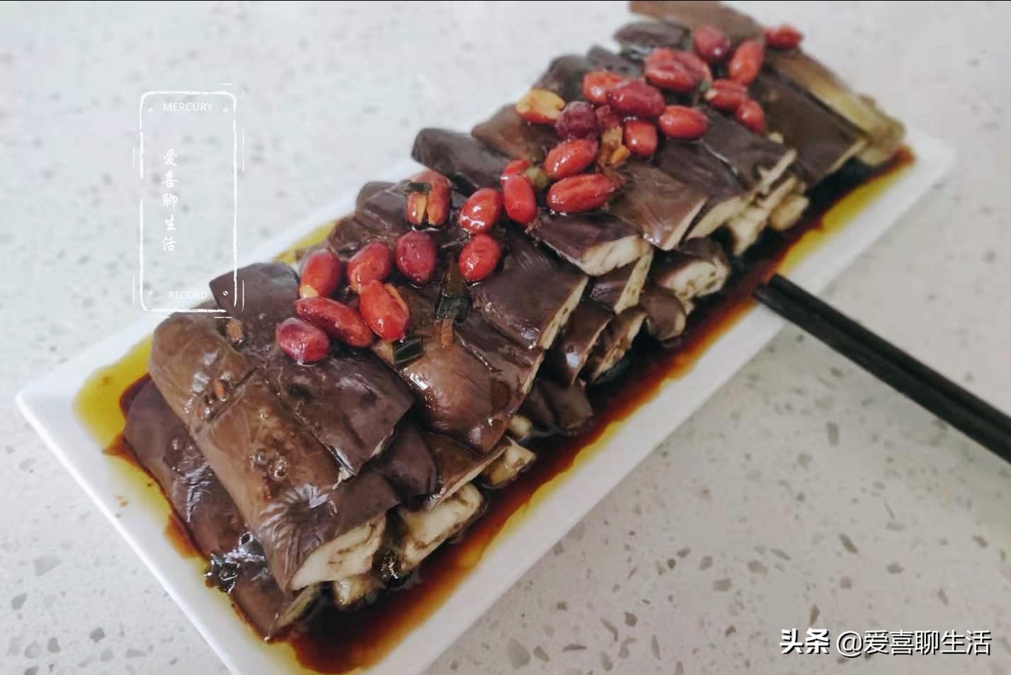 这两种食材一个脆爽一个软烂,一蒸一拌5分钟出锅,常吃对身体好