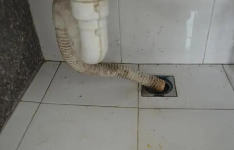 室外下水道反臭味解决办法,屋内下水道返水味怎样消除