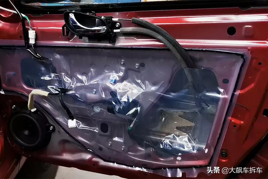 看见的光鲜亮丽，看不见的能省就省