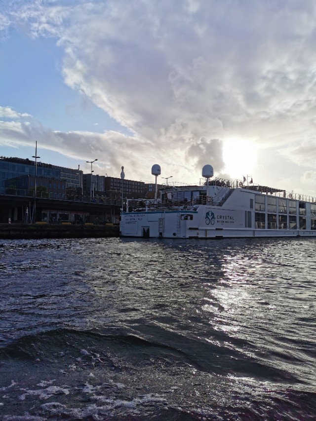 *麻大**味浓的街道，蜂拥的游客—欧洲之旅（五）