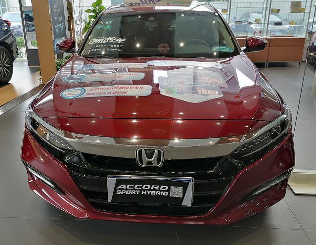 本田雅阁体验,雅阁红色外观