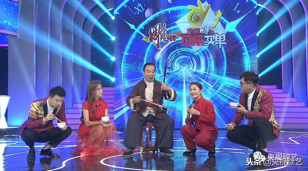 “最坚强卖家”坐轮椅开网店，年销售300多万获马云邀请同台唱歌