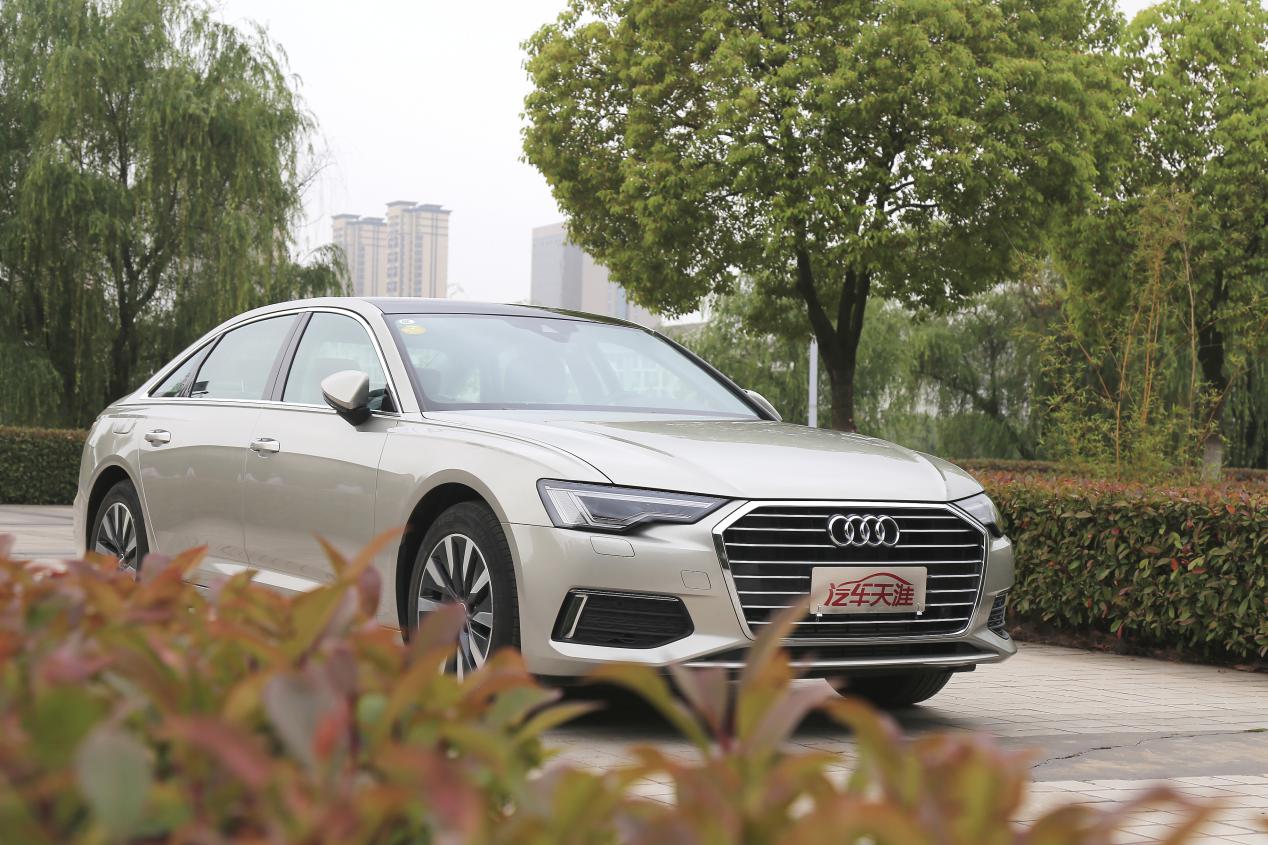 试驾新款奥迪a6l视频全部,奥迪a6l55tfsi3.0t