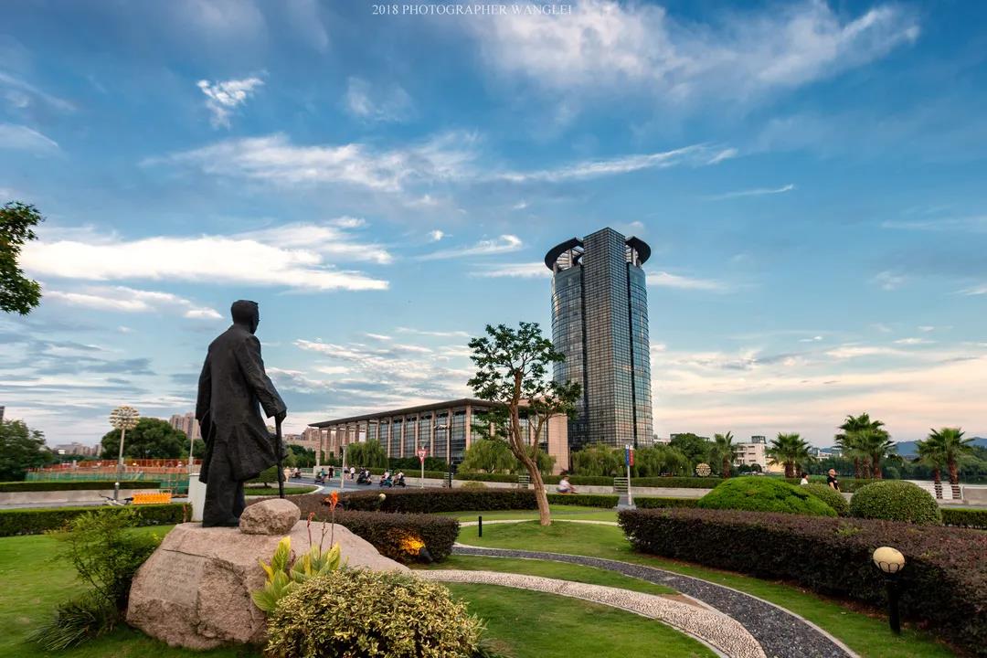 复旦大学ppt模板下载,浙江大学极简ppt模板