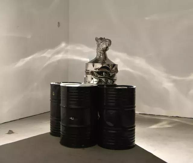 任宏伟|油桶中的褶皱美学