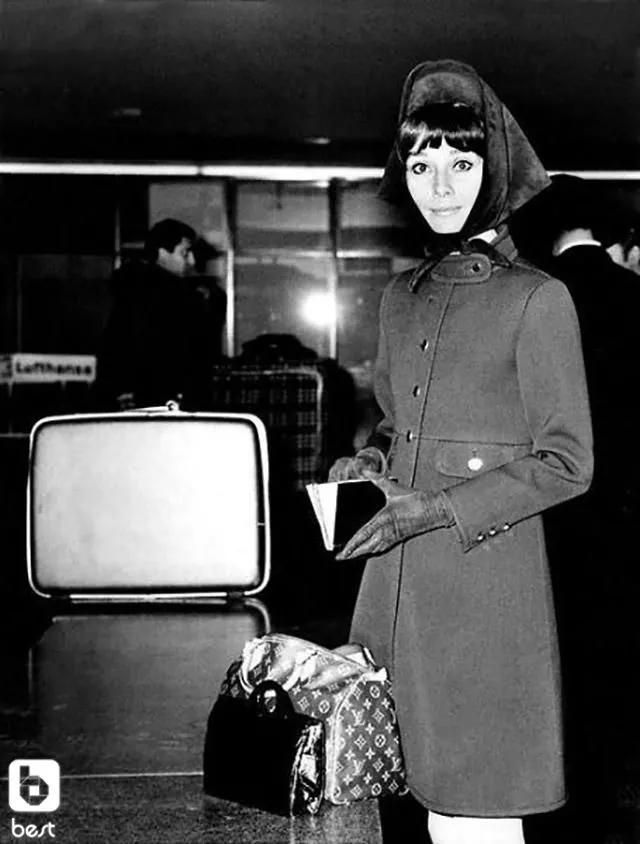 最经典的lv包包款式推荐,lv最经典的包包多少钱一套