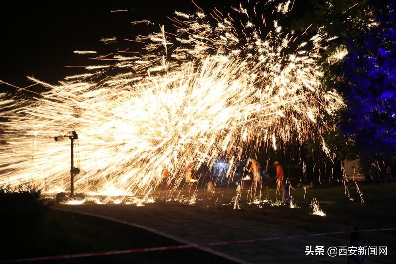 秦岭欢乐世界梦幻灯光秀,秦岭欢乐秀