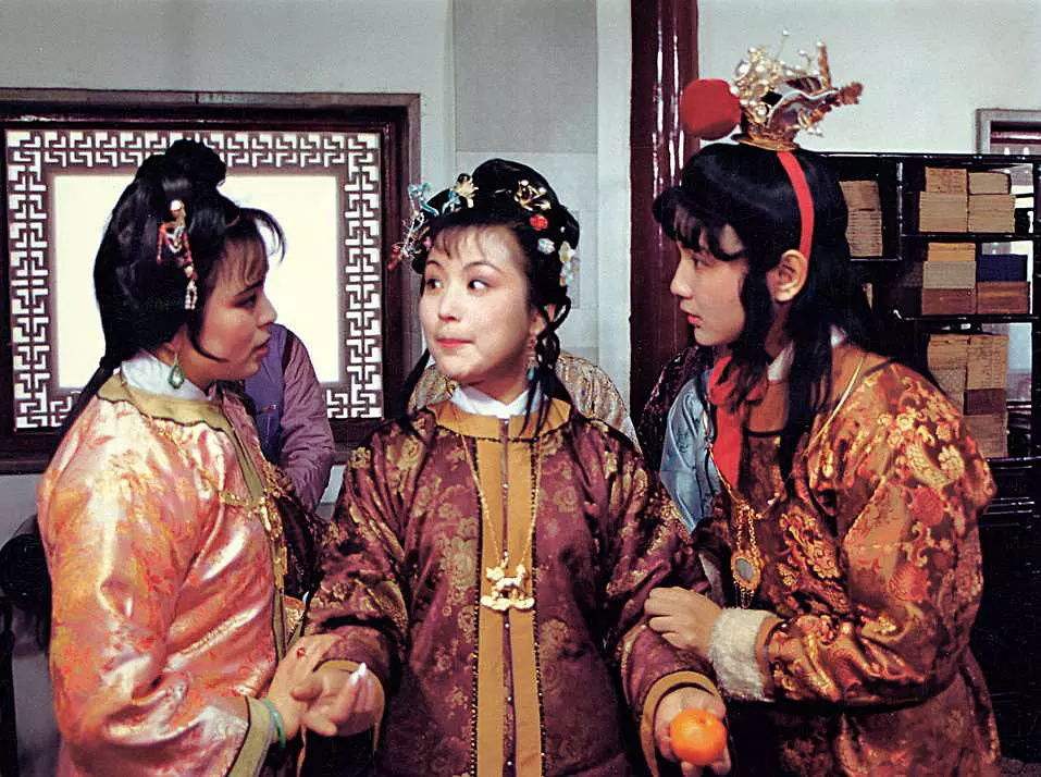 史湘云的最佳诗句,史湘云螃蟹宴的菊花诗