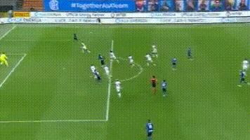 欧联足球疯狂之夜,欧战疯狂一夜意甲闯入3级决赛