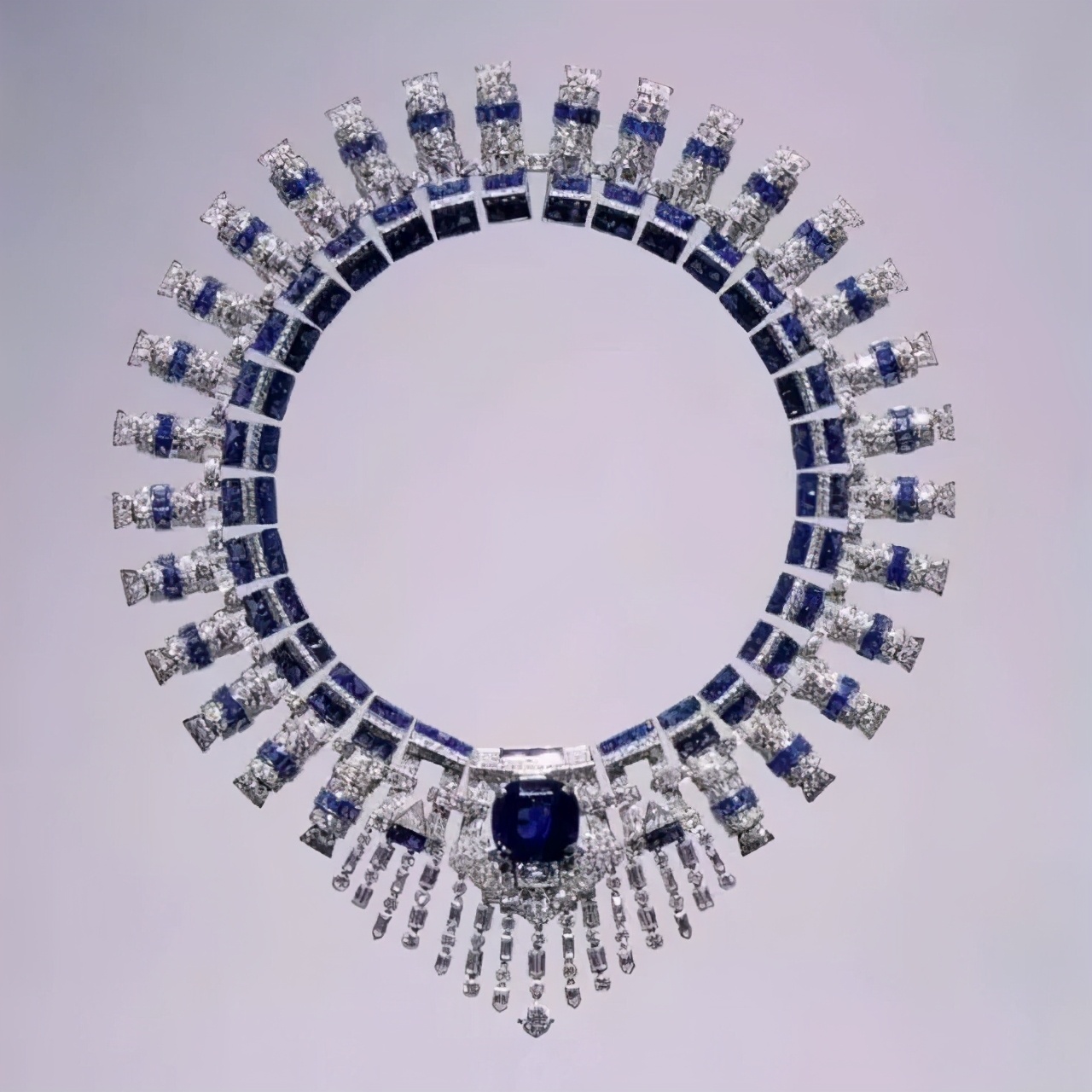 特朗普为三任美女老婆买大钻戒，可比竞选总统“认真”多了