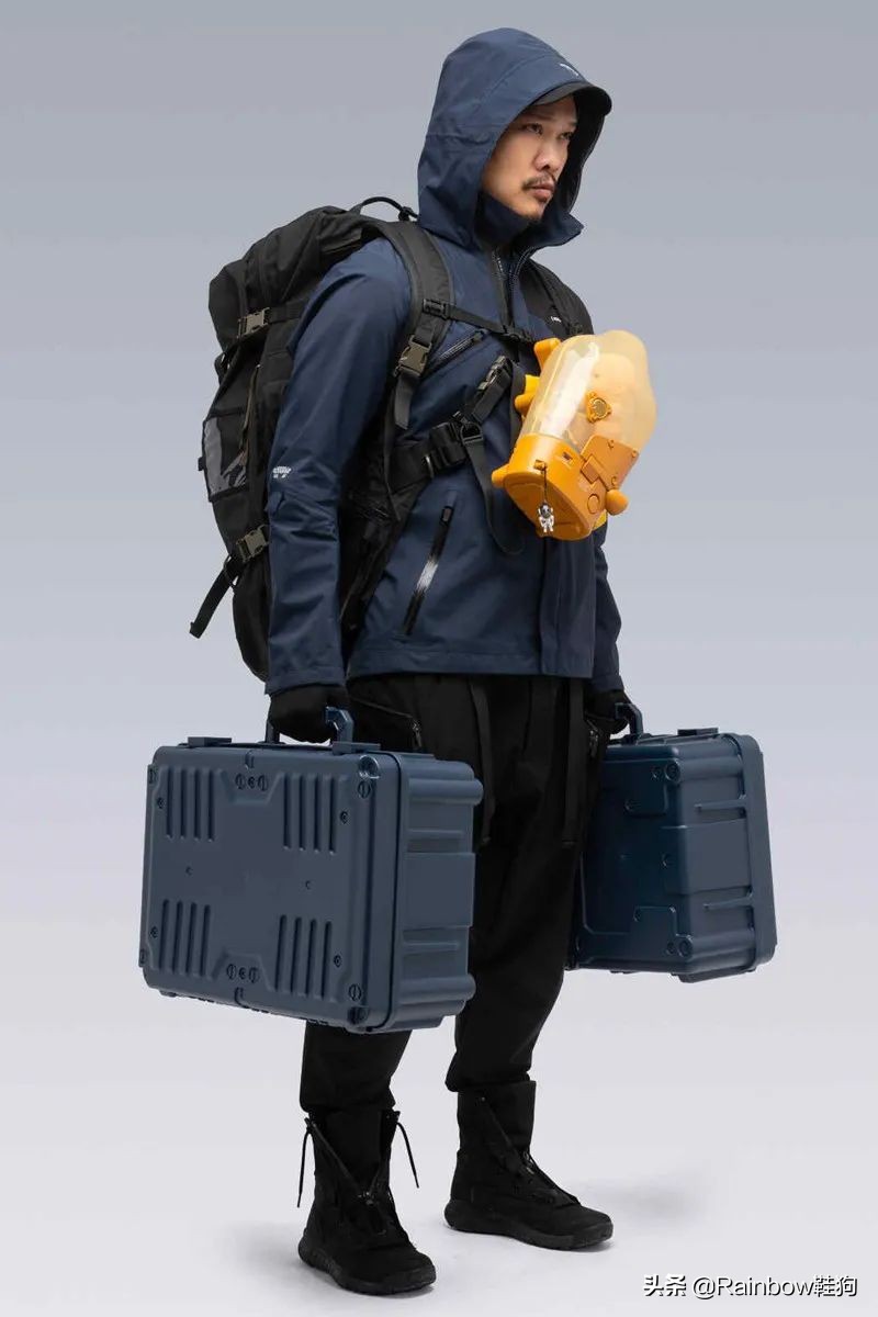 有一说一，明年我可能要和我的游戏角色们穿同一件衣服了