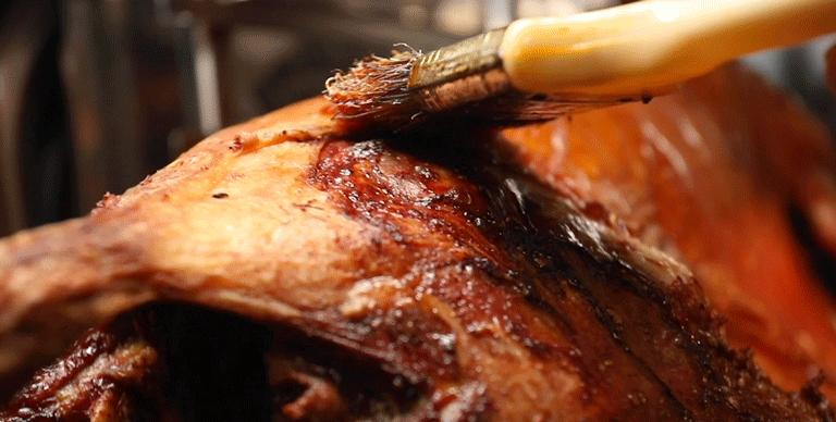 木屋烧烤夏季也有烤全羊吗,木屋烧烤的烤全羊