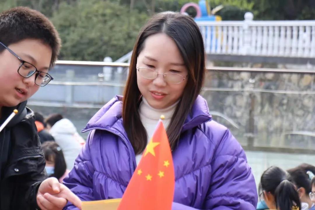 武穴市第二实验中学吕莉,武穴市第二实验中学吕丽莉