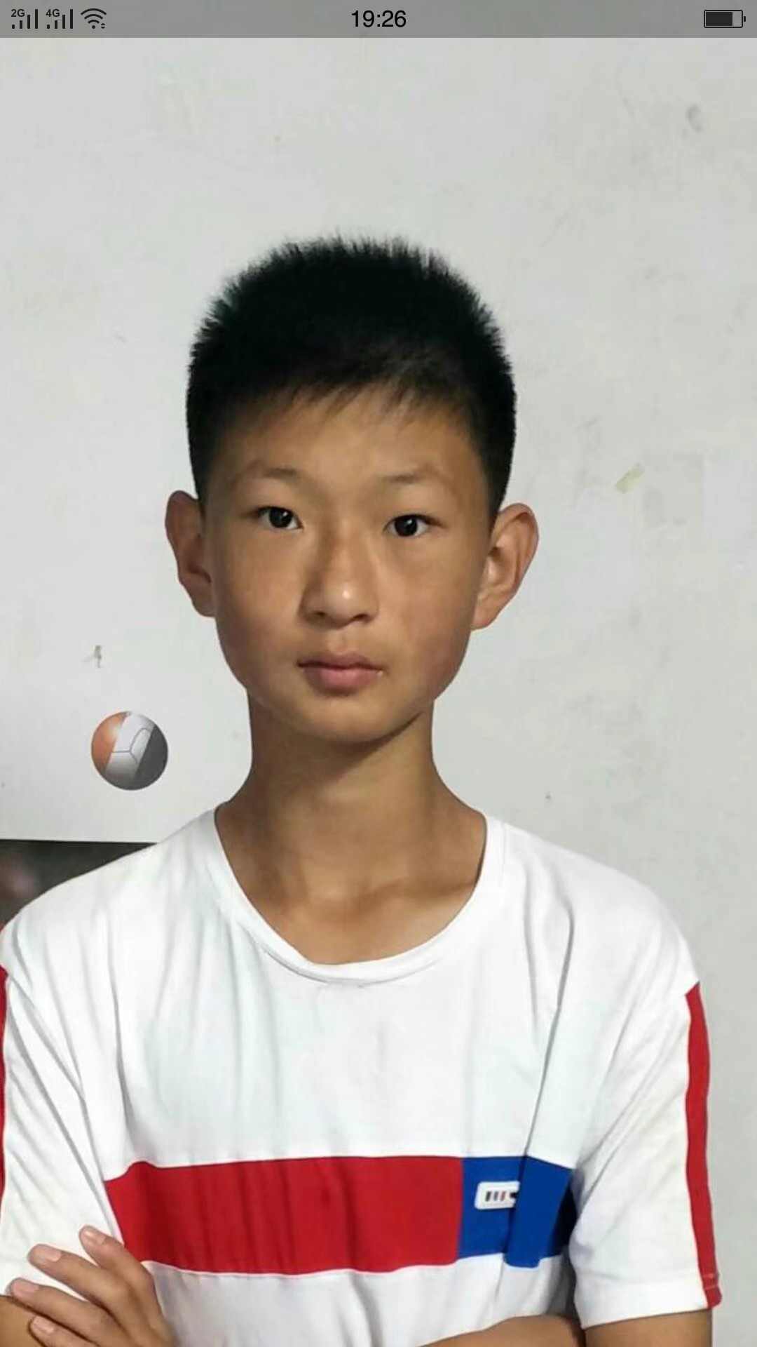 足球小伙踢球,足球小将盛源