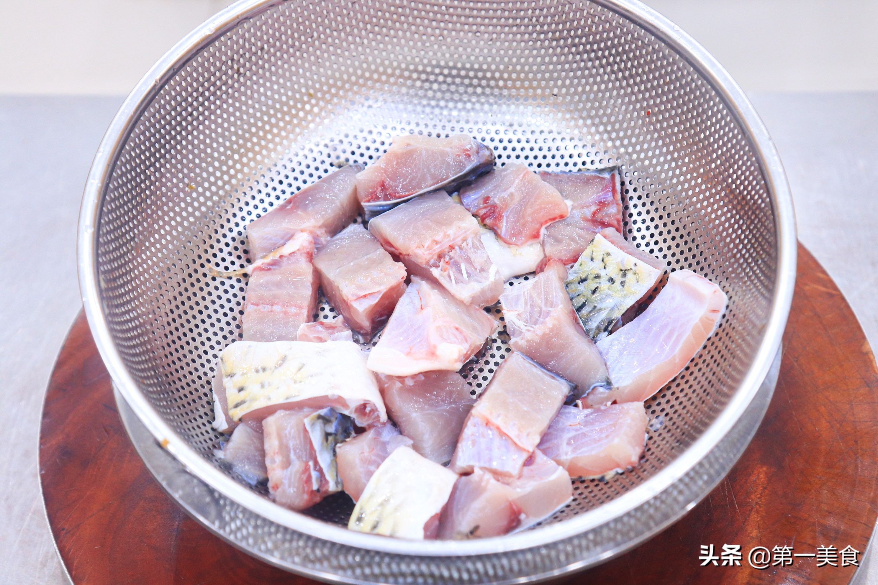 蒜香鱼块正宗做法,厨师教你做香辣鱼块