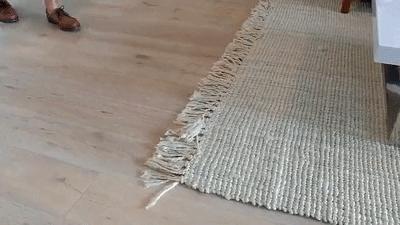 黑科技魔力胶带！反复粘贴不留痕，水洗后又恢复如初