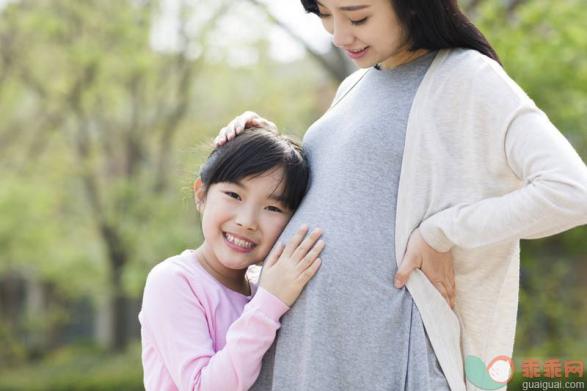 孕妇大小便失禁遭老公嫌弃,孕妇让座被大爷骂完整视频