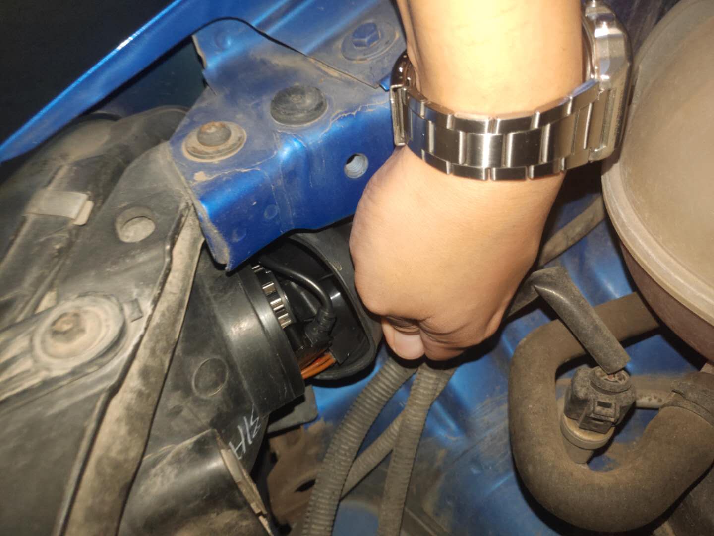 常见中高端汽车大灯,又聚光又亮的汽车大灯选择