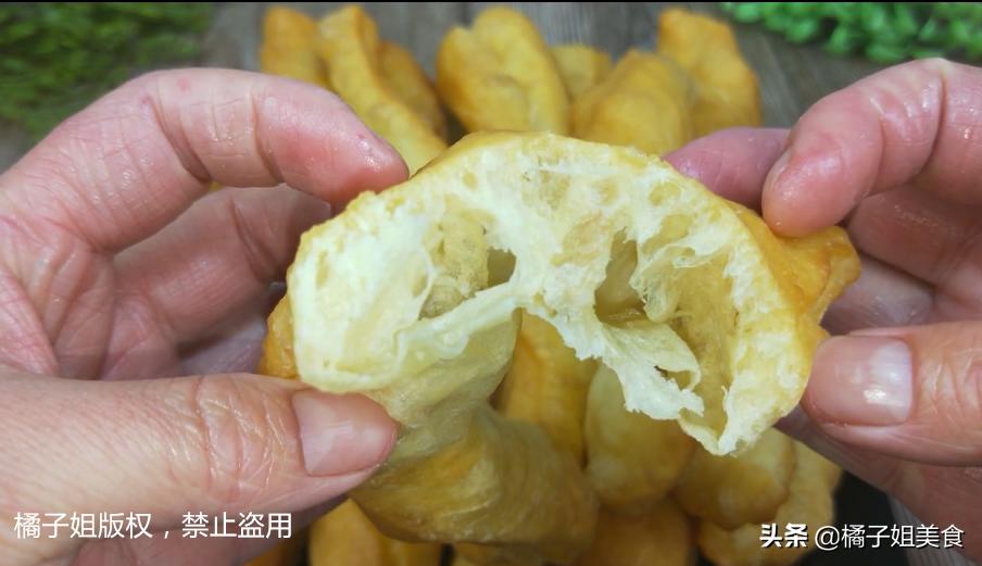 家常油条的做法酥脆又好吃,油条的家常做法酥脆松软教程