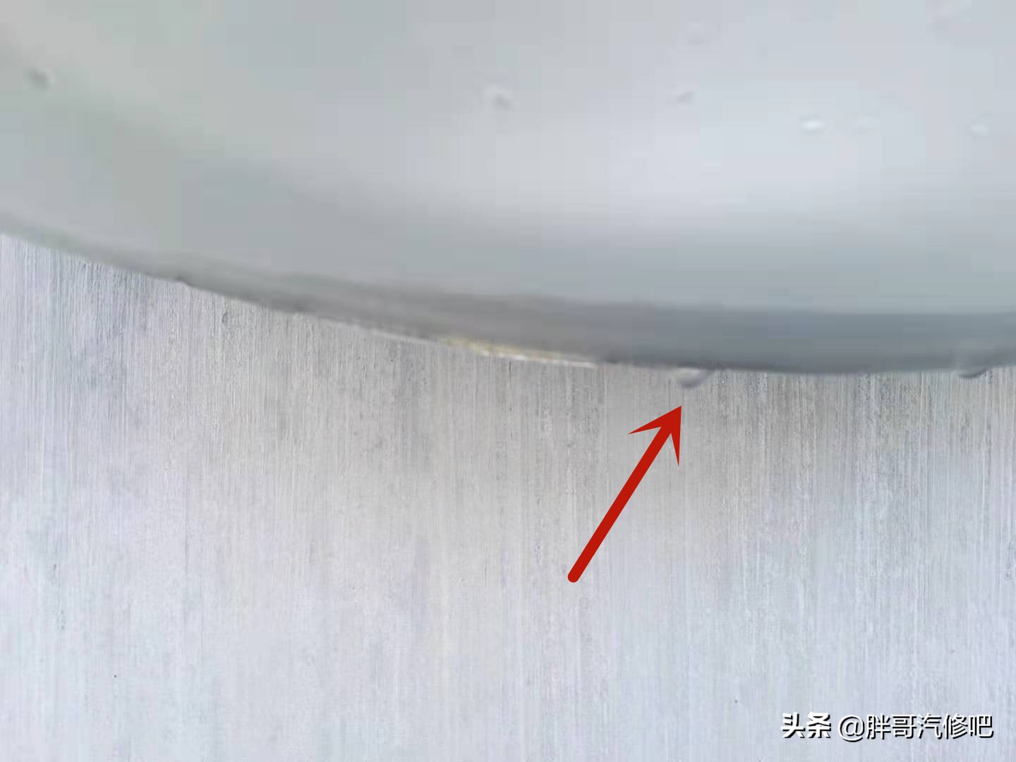 上海汽车大灯漏水去哪里修,大灯发黄了怎么处理