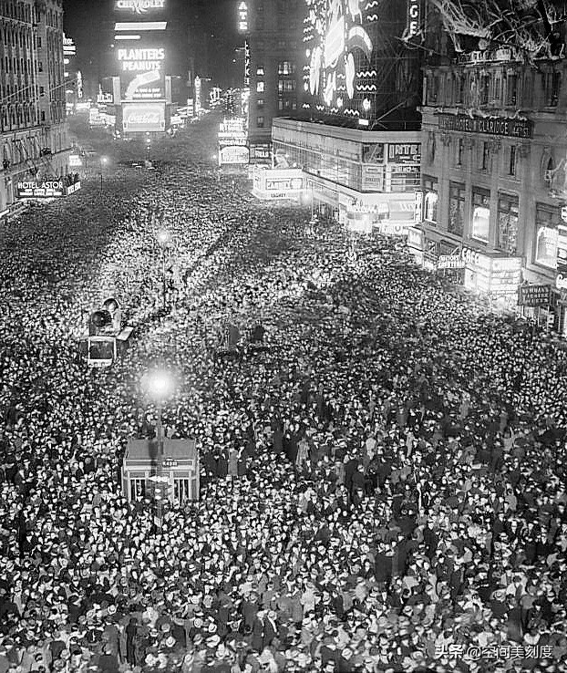 为何企业喜欢扎堆到美国时代广场打中文广告？还有微商和流量明星