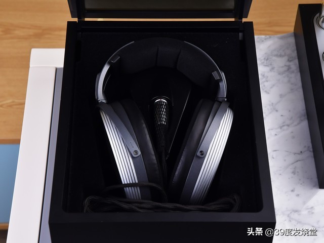 森海塞尔和奥菲斯耳机哪个好,森海塞尔耳机一代和二代外观区别