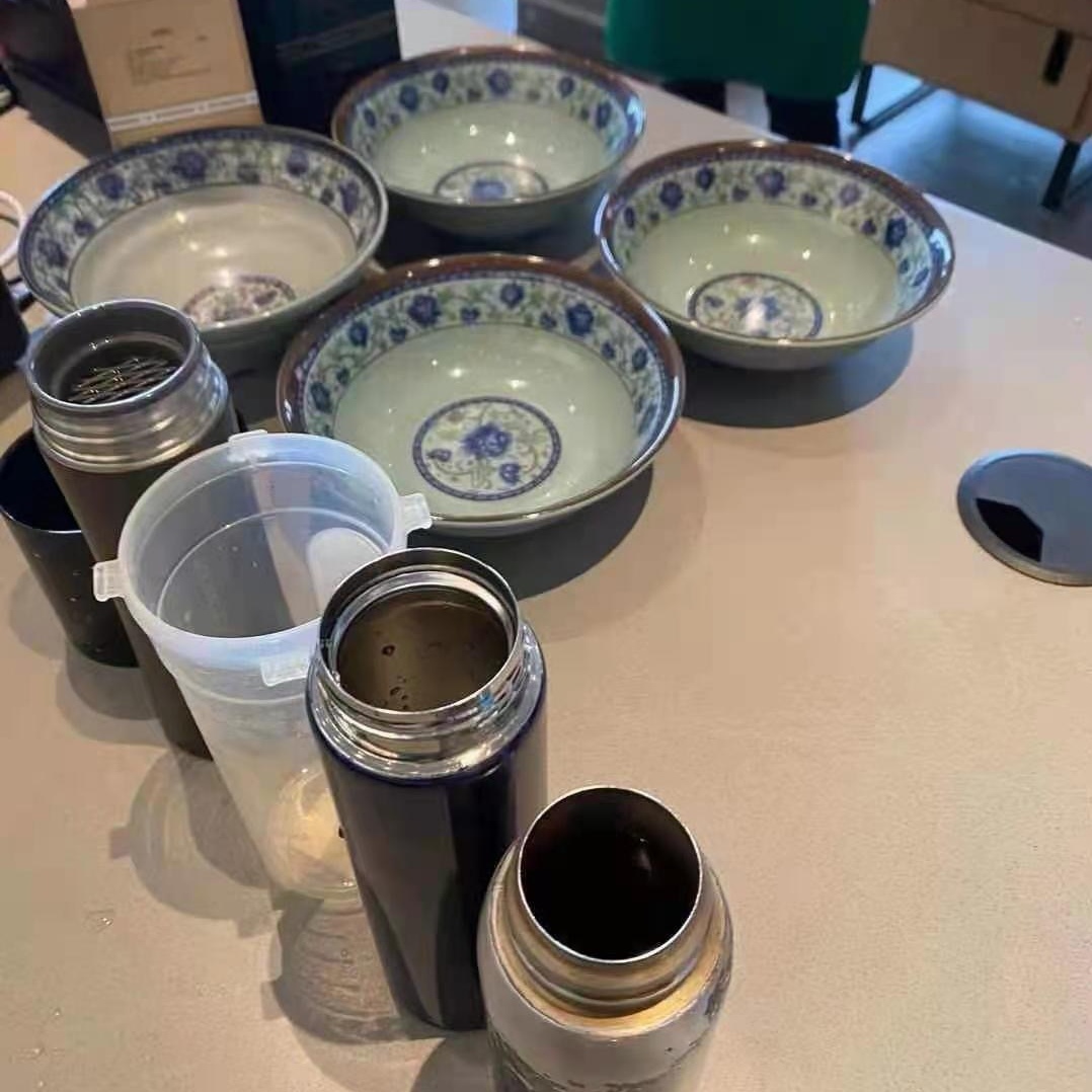 星巴克自带杯子免费喝咖啡，场面犹如开了一场杯子大赏
