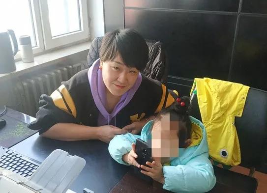 父亲贩毒、母亲吸毒，4岁女孩怎么办？