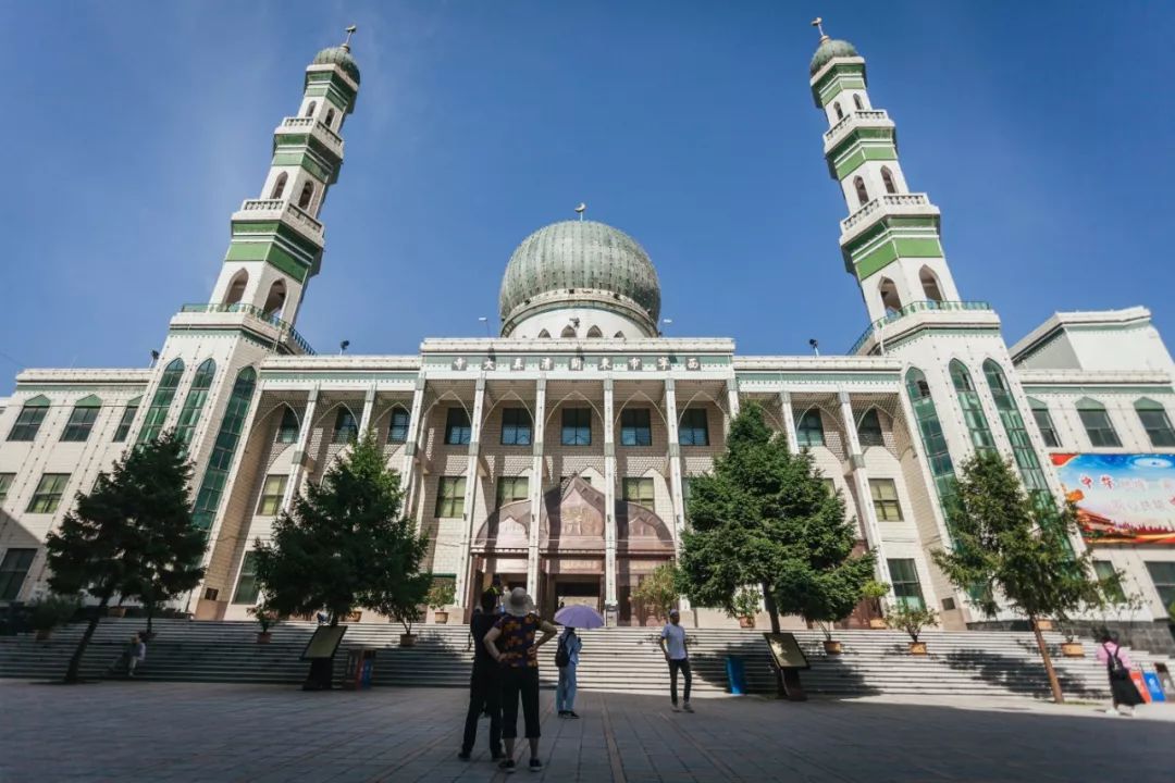 只要你面朝青海湖，八月依旧春暖花开