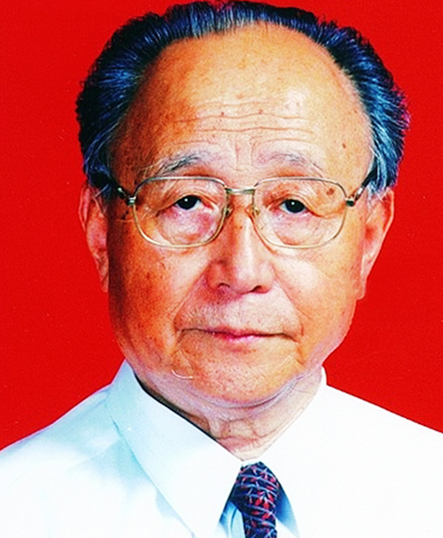 *国锋华**墓地：有很多老人鞠躬，回归卦山，不占民地