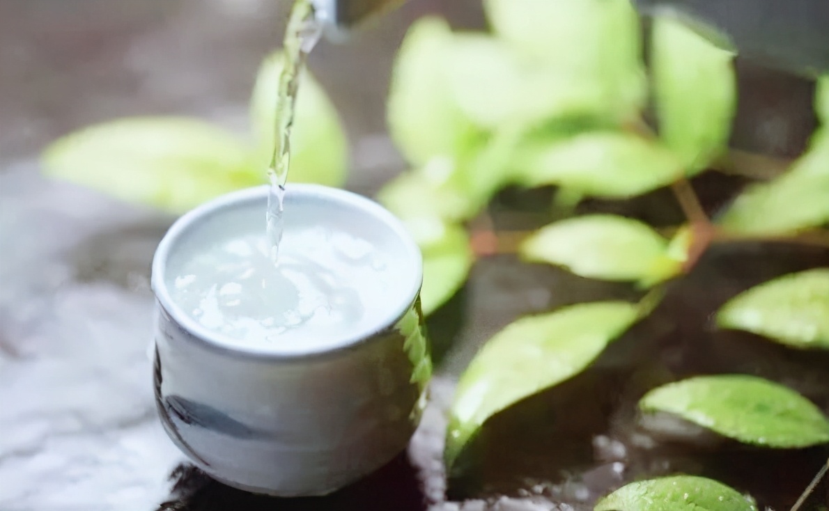 1618和普五价格一样吗,五粮液普5跟1618有什么区别