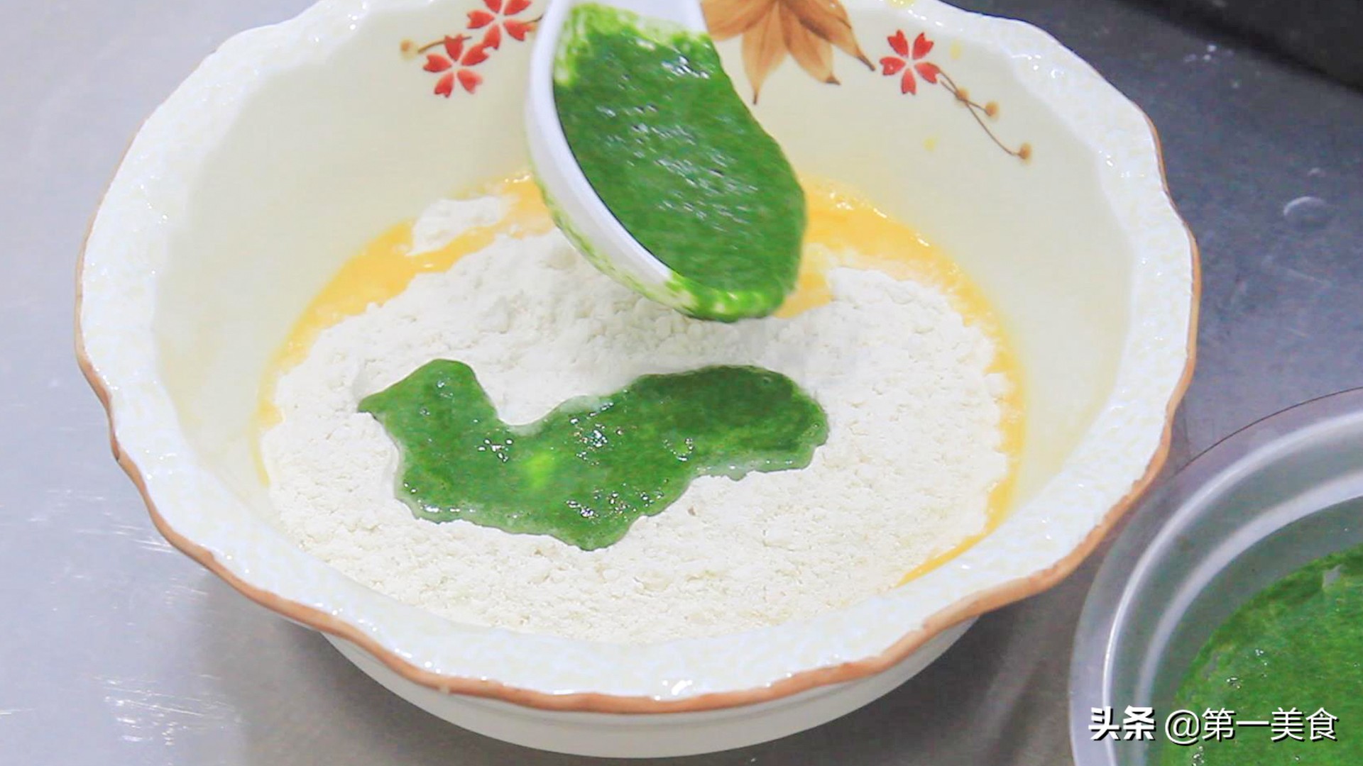 薄皮大馅饺子的包法视频,薄皮大馅的饺子怎样包不煮破