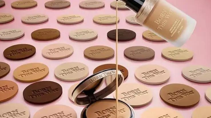 蜜粉跟粉饼散粉有什么区别呢,蜜粉散粉和粉饼的区别在哪里