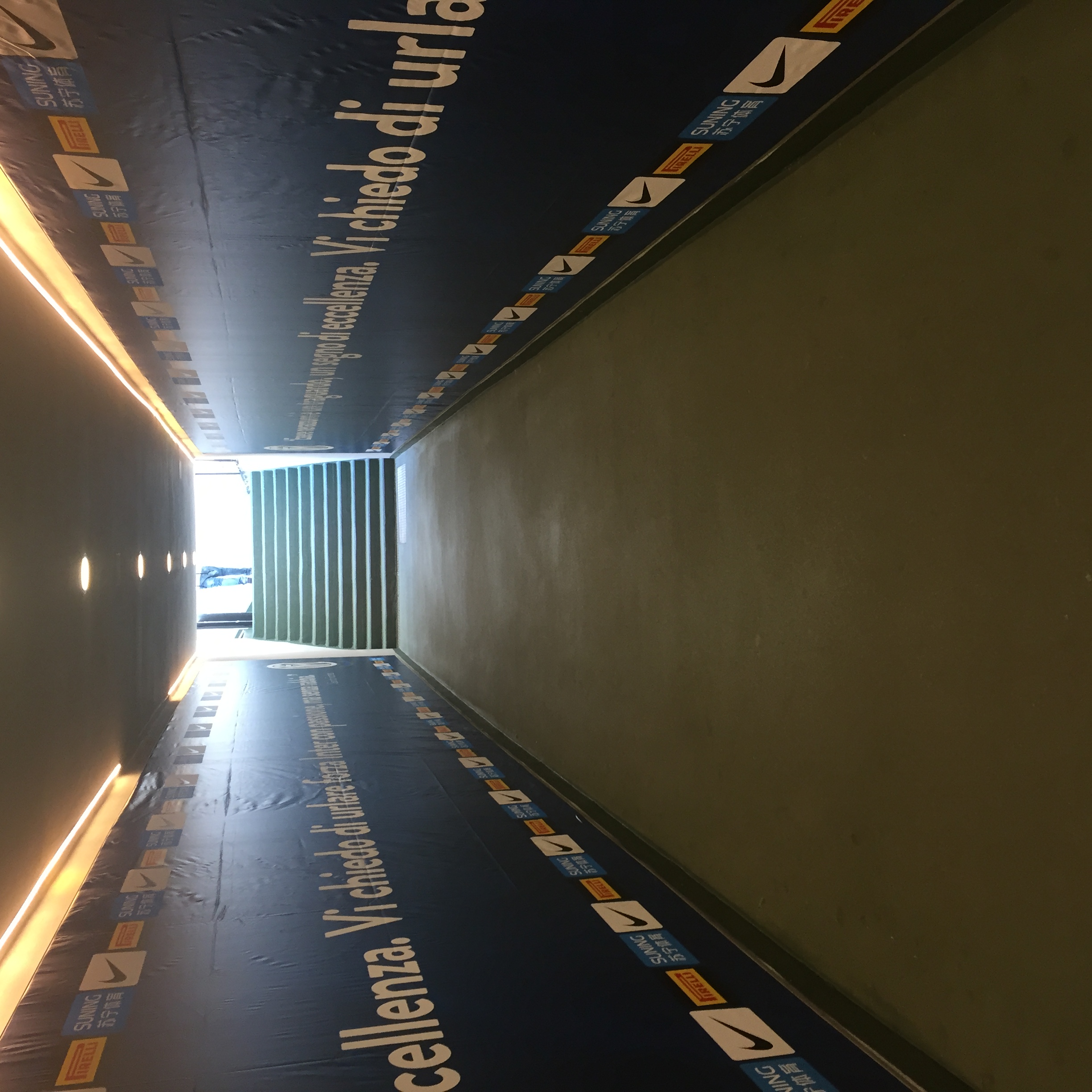 圣西罗红黑军团开场战歌,圣西罗战歌