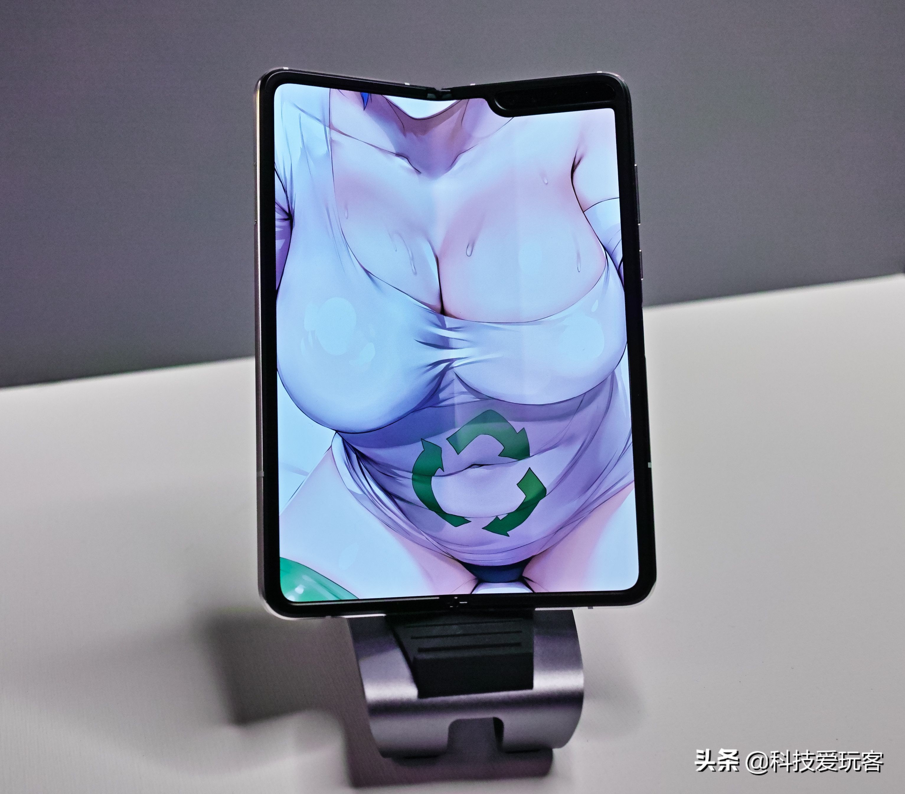 三星w20现在还值得入手吗,三星w9992014