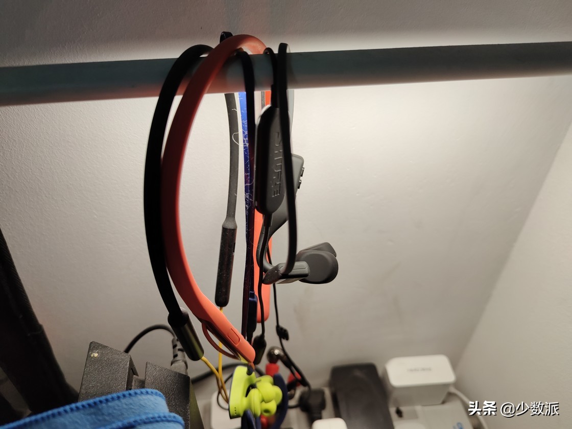 这也许是设备最多的桌面？我的「实用主义器材派」桌面分享