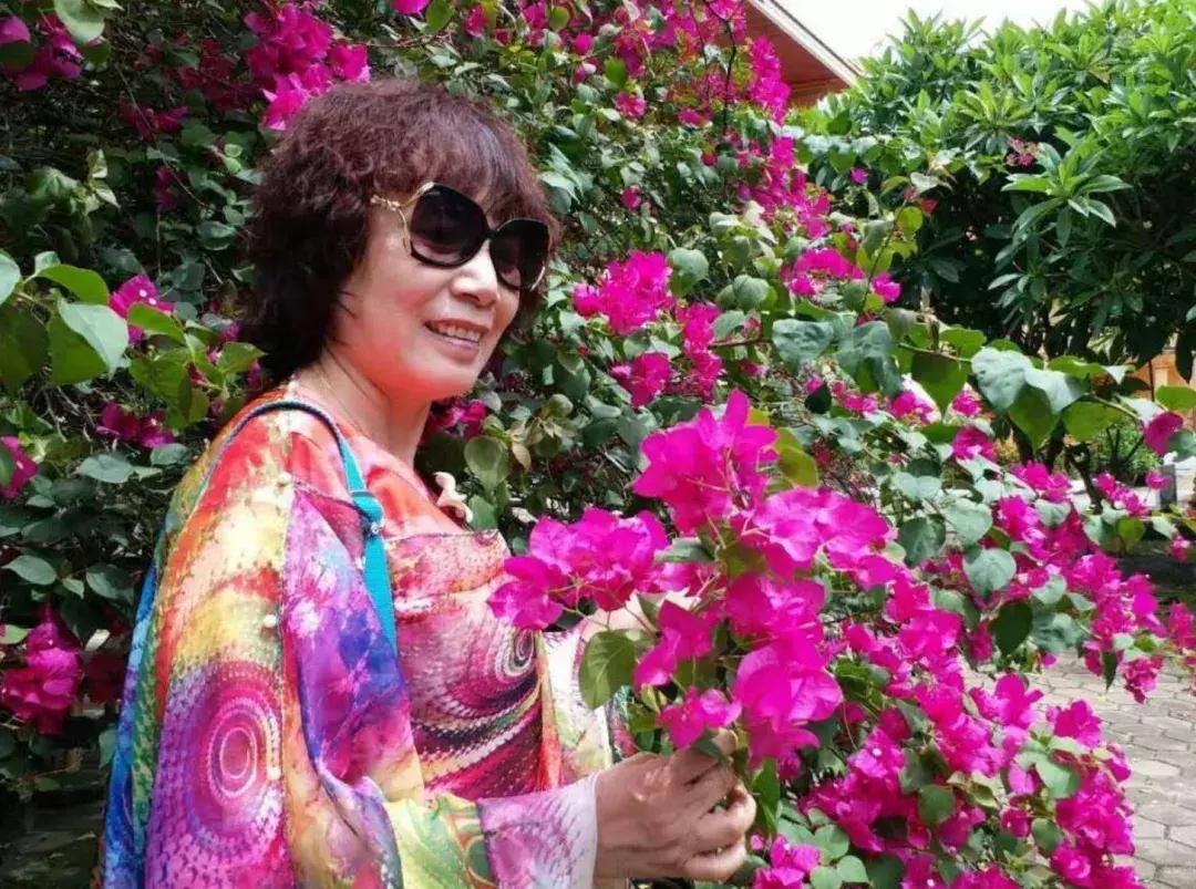 澶у鍑洪棬鏃呮父鎷嶇収濮垮娍鍚堣緫,涓浗澶у澶栧嚭鏃呮父