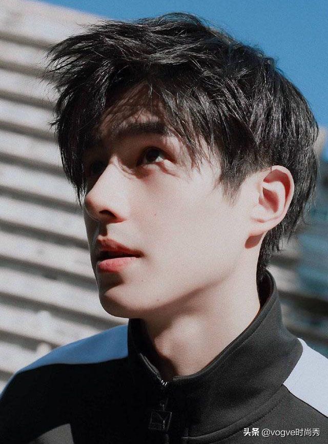 三十多岁男士发型设计与脸型搭配,新余学院男士根据脸型设计发型