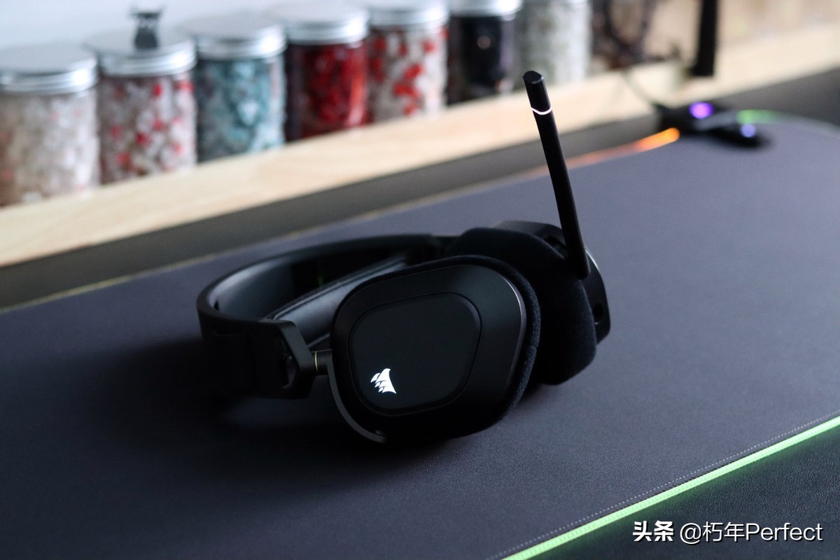 海盗船hs70无线耳机评测,海盗船hs80耳机开箱