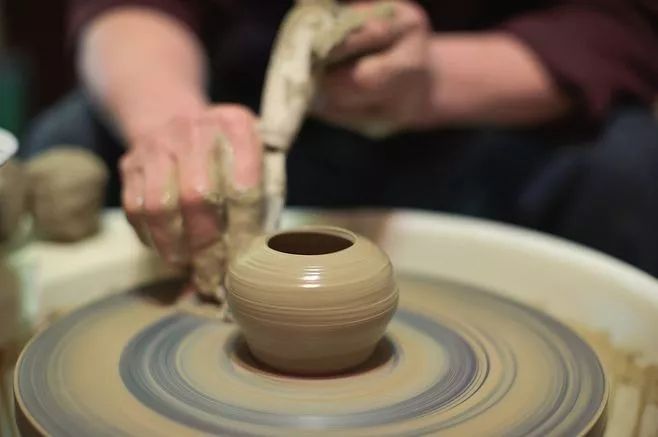 带孩子去做陶艺对孩子有什么帮助,陶艺可以培养孩子哪些能力