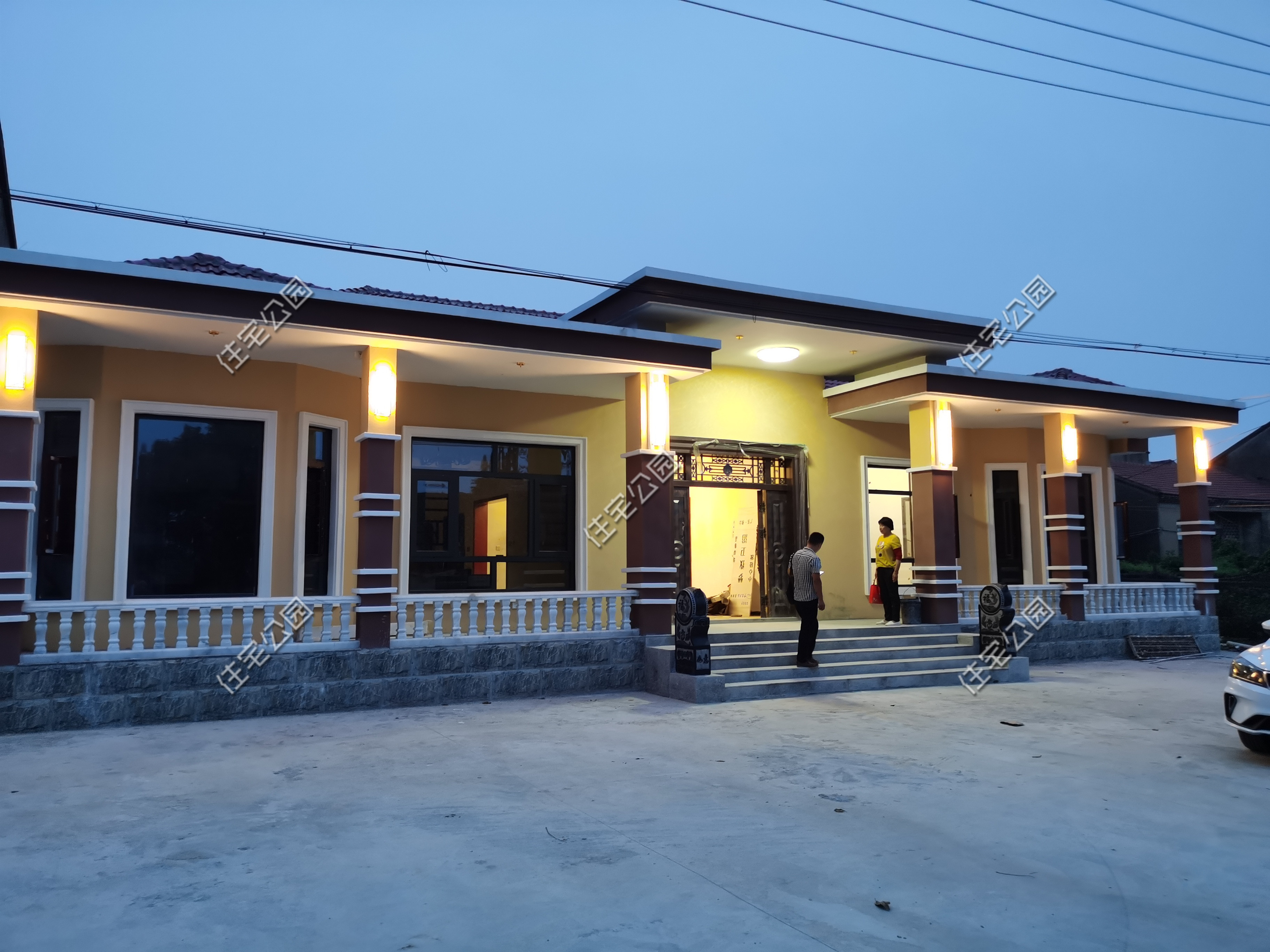 别把一层不当别墅，看看颜先生建的这栋大平层，哪里比楼房差了？